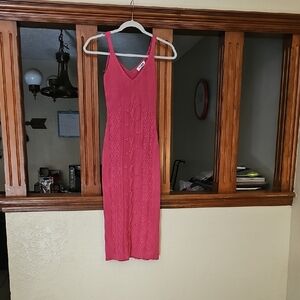 Chic Pink Sleeveless Midi Dress